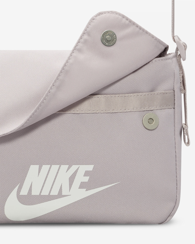 Nike Sportswear Women's Futura 365 Crossbody Bag (3L) 7