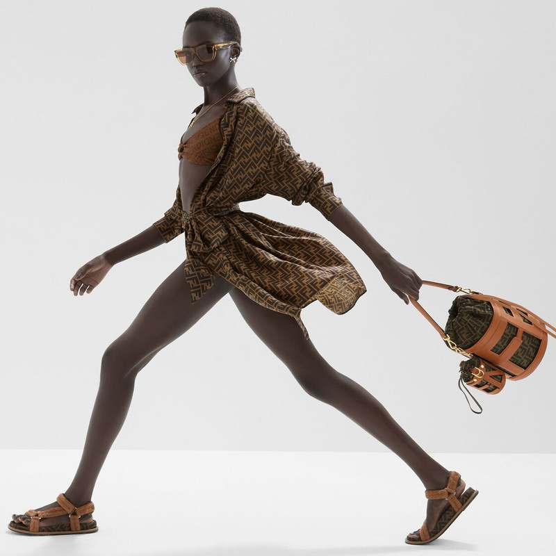 FENDI Fendi Step Out Medium outlook