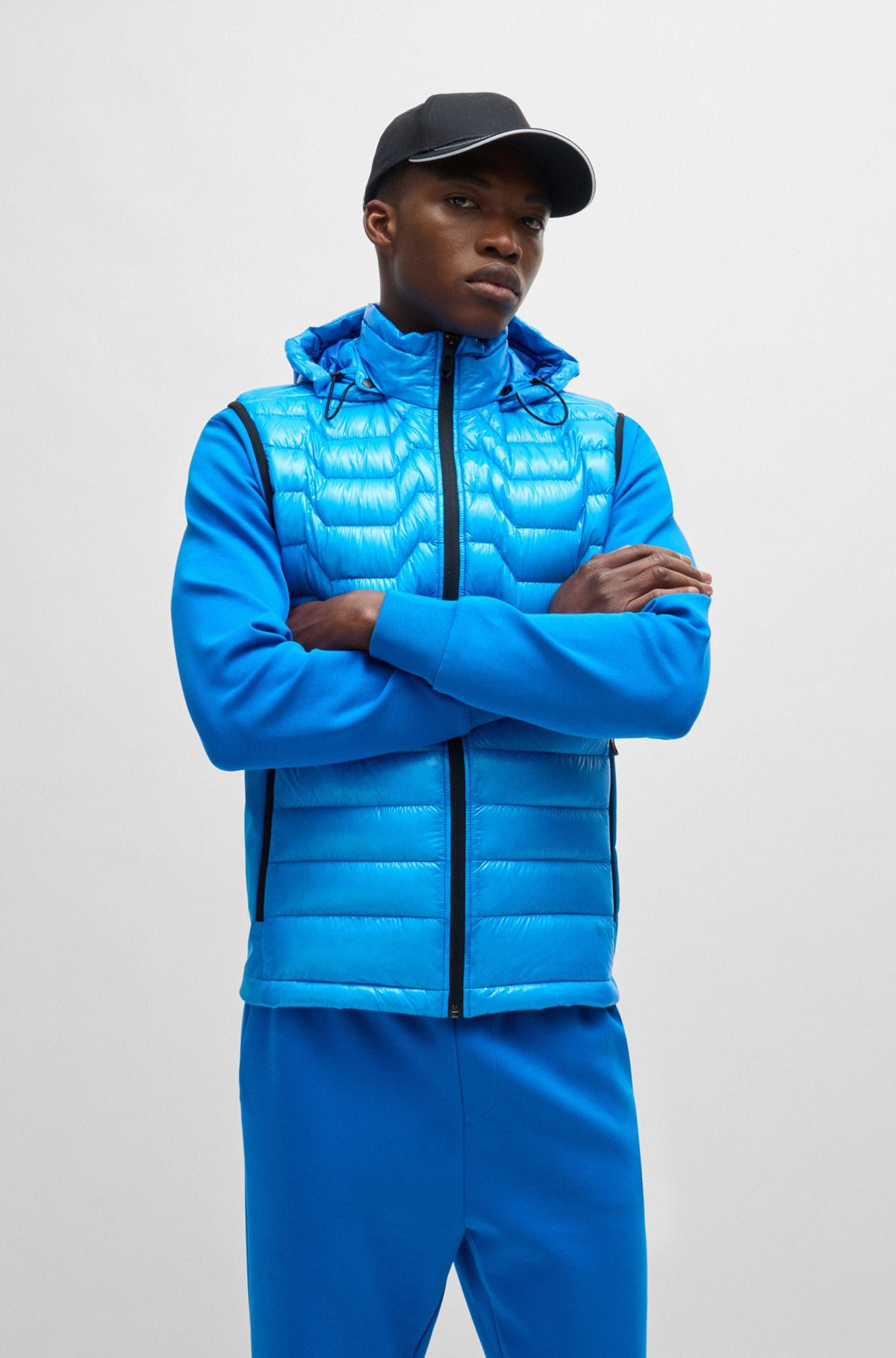 WATER-REPELLENT REGULAR-FIT GILET WITH SIGNATURE QUILTING - 2