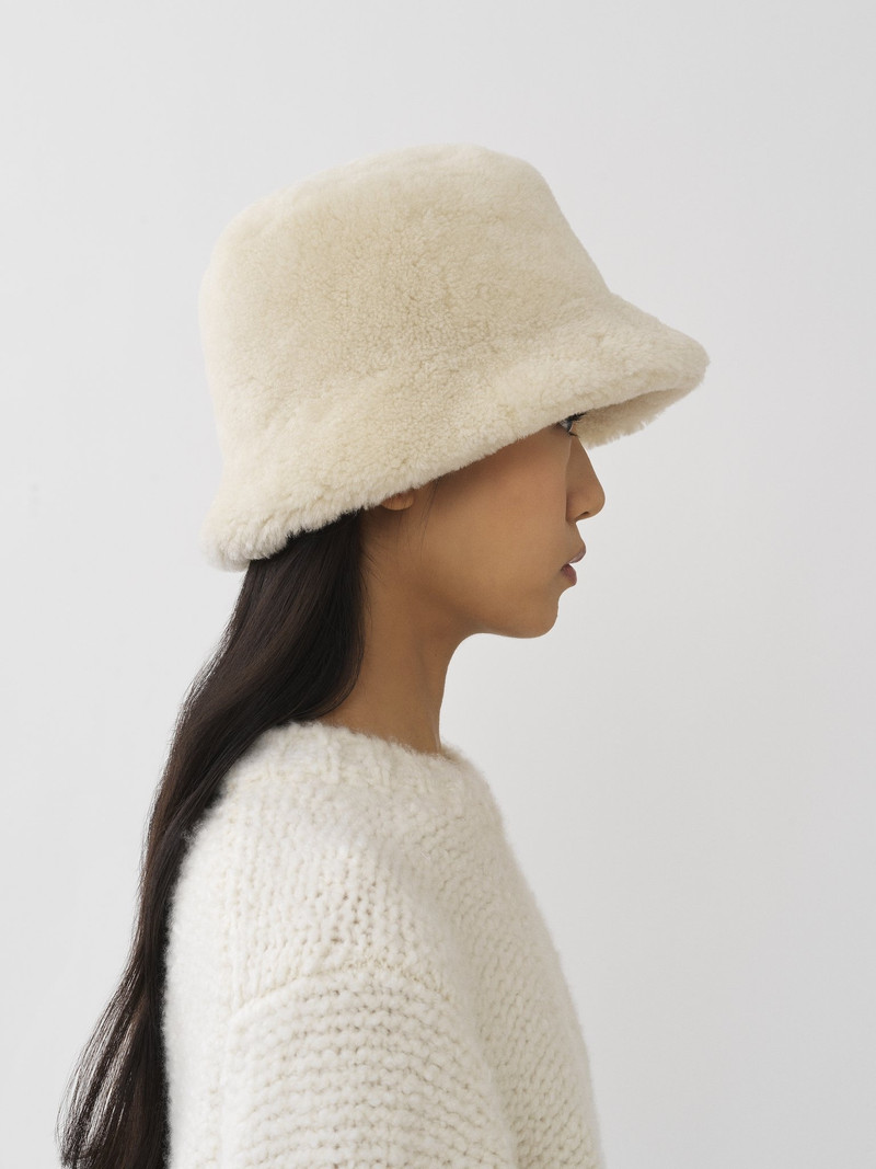 SHEARLING HAT 4