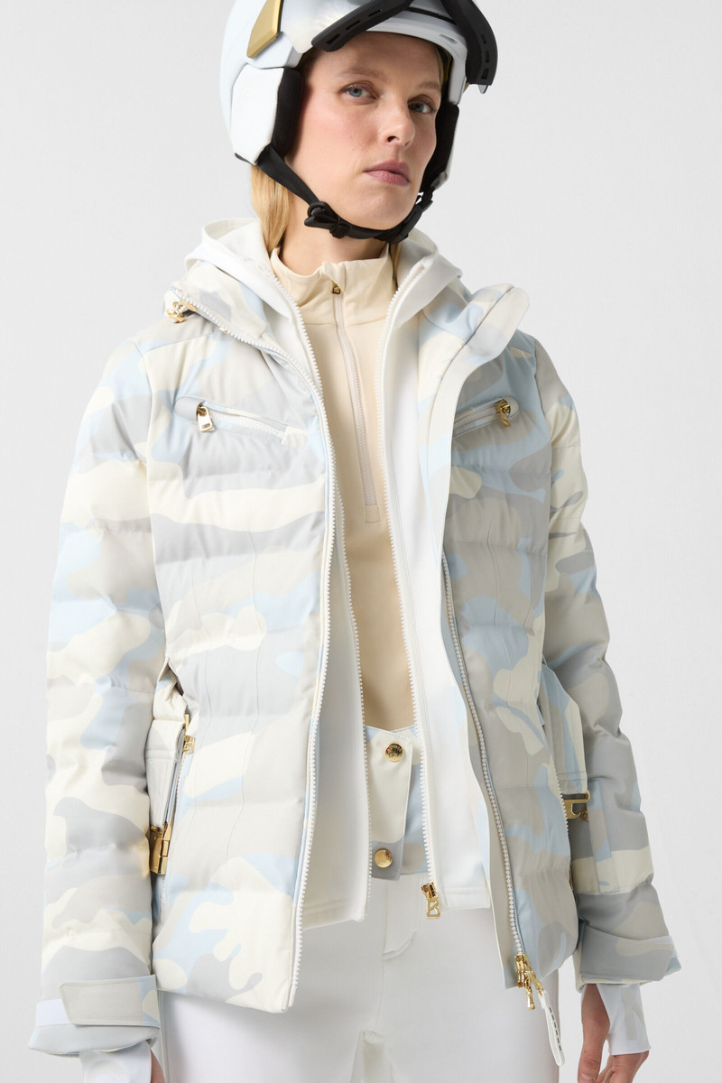 Ellya quilted jacket in Light blue/cream 7