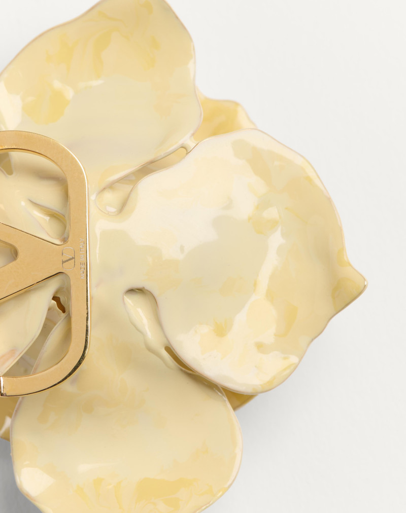 VALENTINO GARAVANI FLEUR LUMINEUSE BROOCH IN METAL, ENAMEL AND FABRIC 4