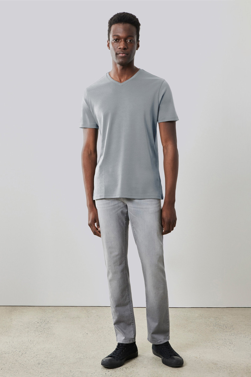 ROBERT BARAKETT The Barakett V Tee outlook
