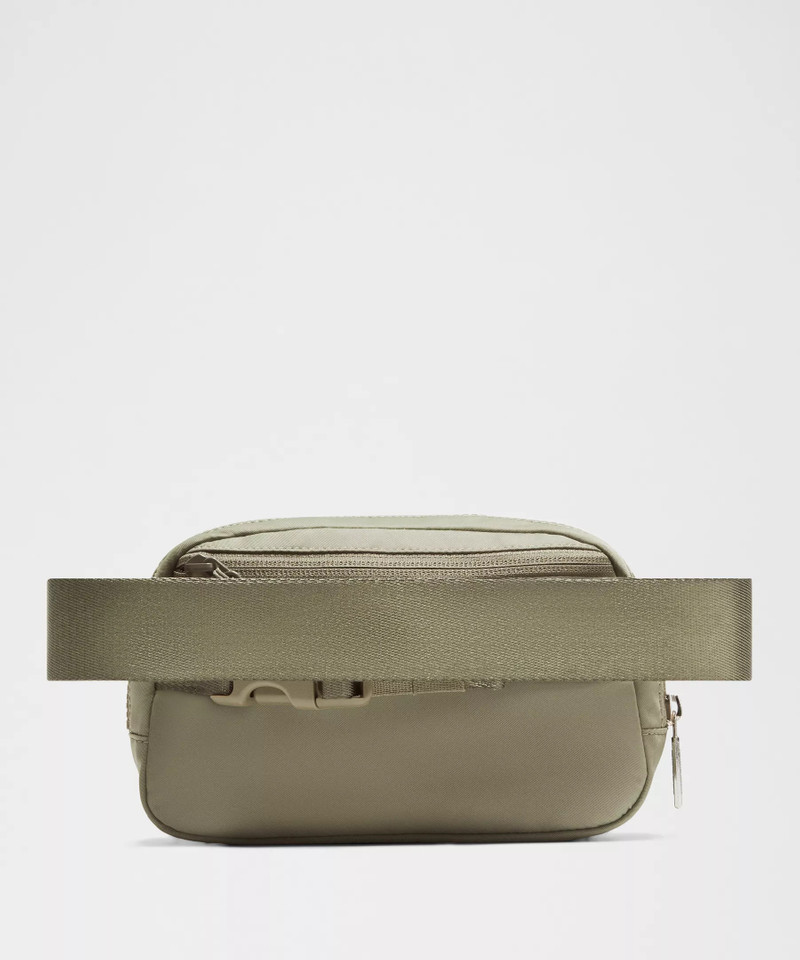 Everywhere Belt Bag 1L 3