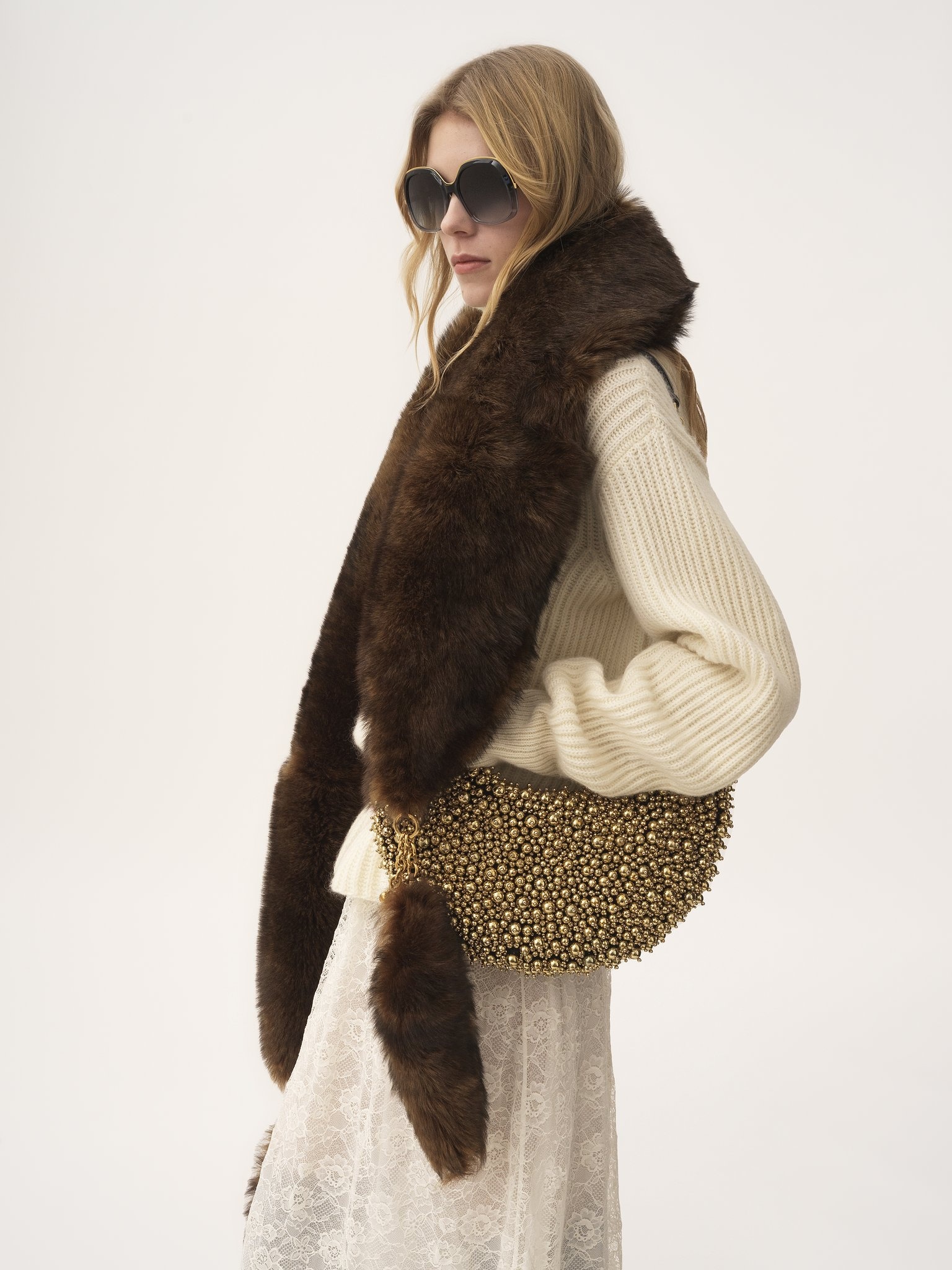 THE CHLOÉ CHAIN TAILS SCARF IN SHEARLING - 4