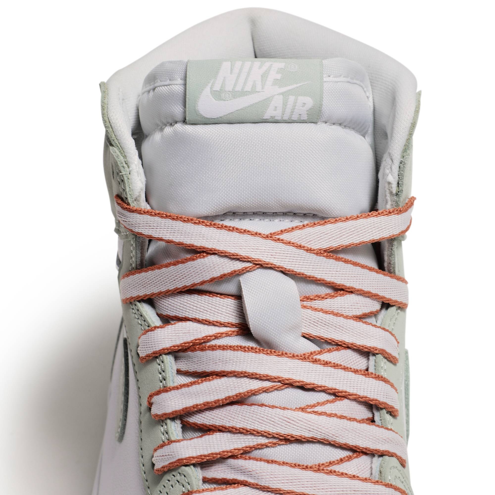 Wmns Air Jordan 1 Retro High OG 'Seafoam' - 9