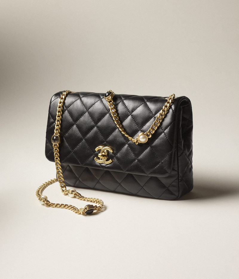CHANEL Flap Bag outlook