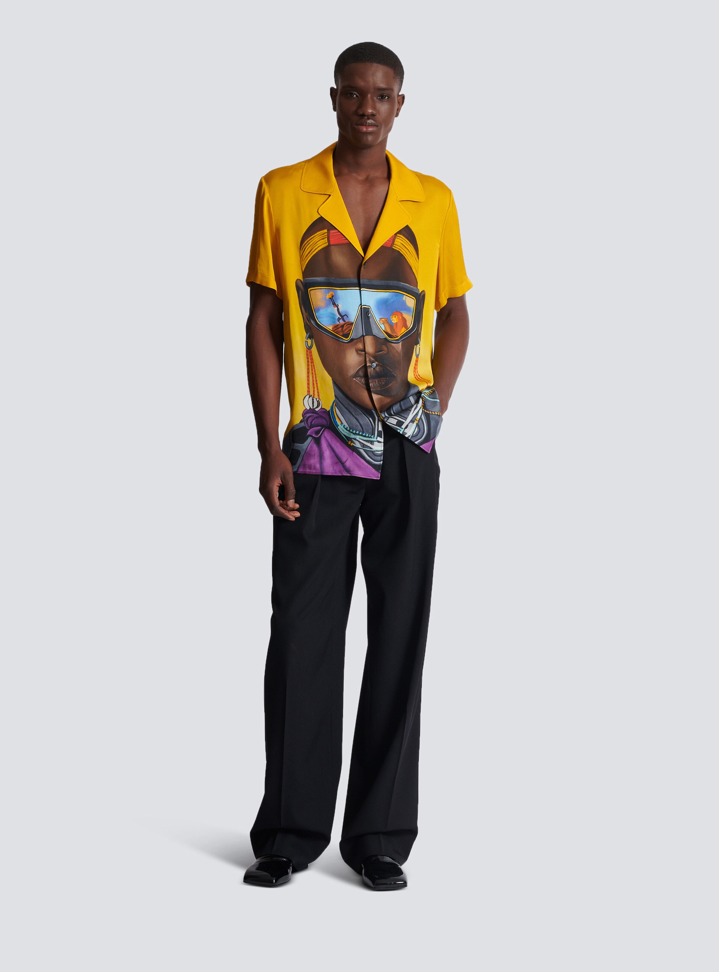 Disney x Balmain: The Lion King - Satin pyjama shirt with Nika Mtwana print - 2