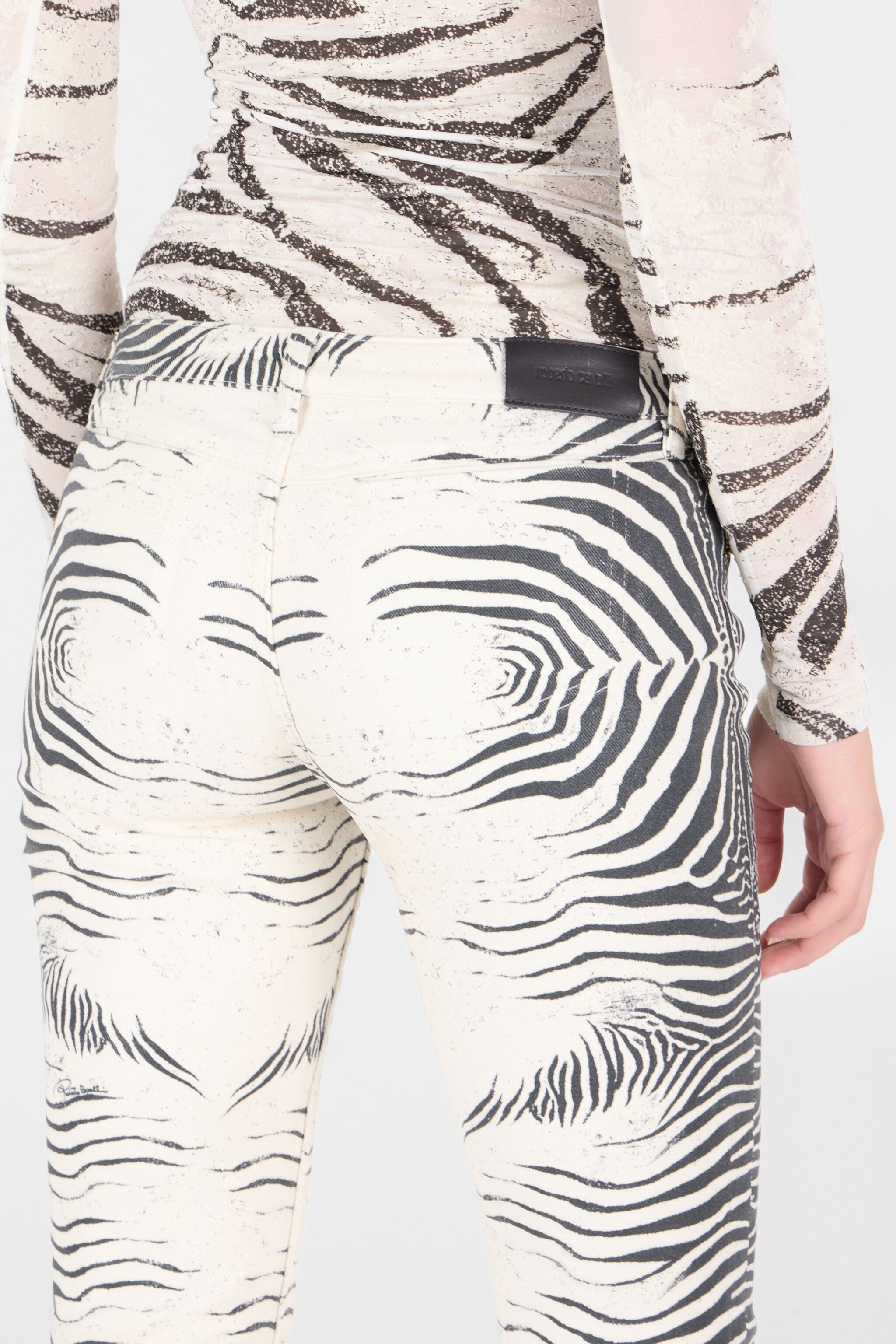 Pants With White Tigress Print - 7