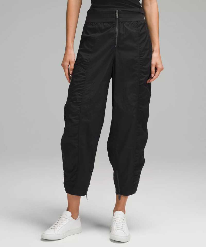 Front-Zip Mid-Rise Ruched Crop 1