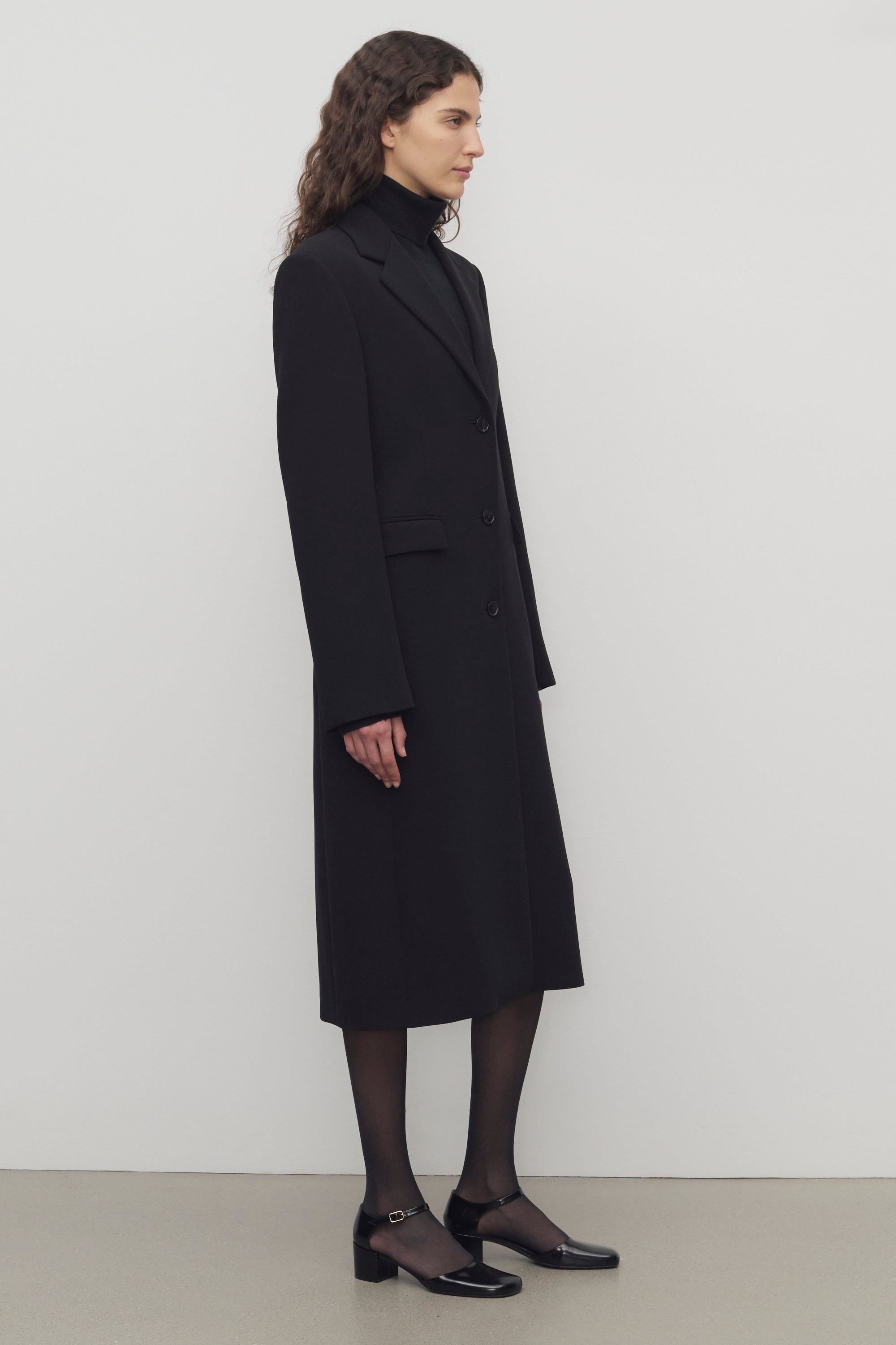 Cerys Coat in Virgin Wool - 4