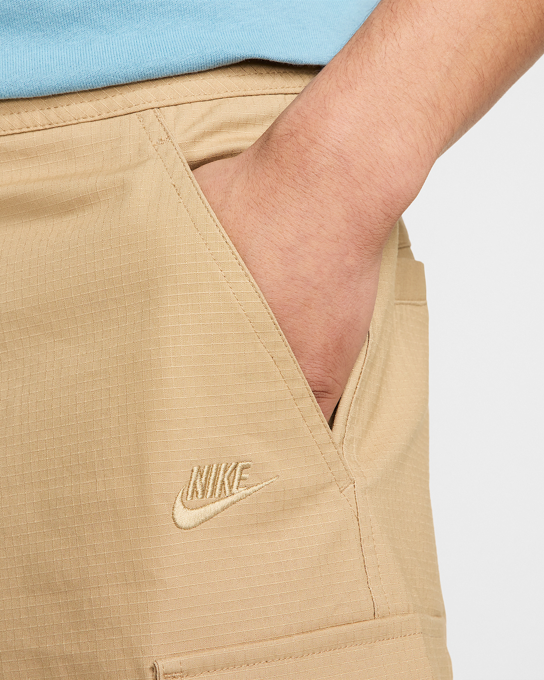 Nike Club Men's Woven Cargo Shorts - 4