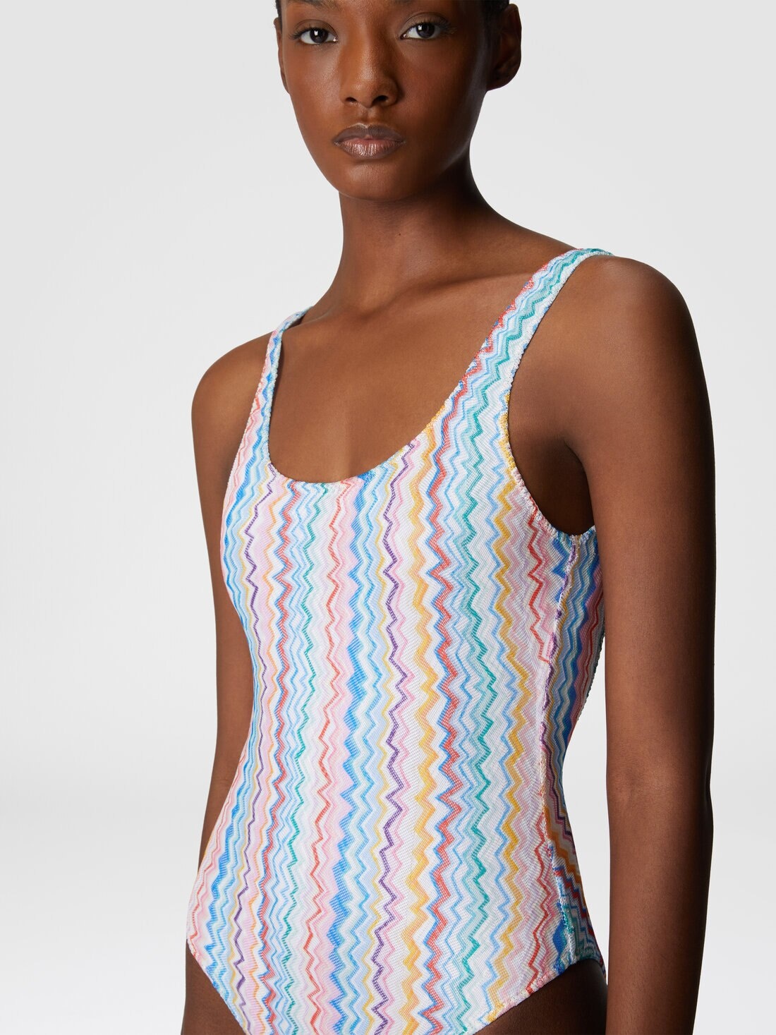 Sporty one-piece swimsuit - 4