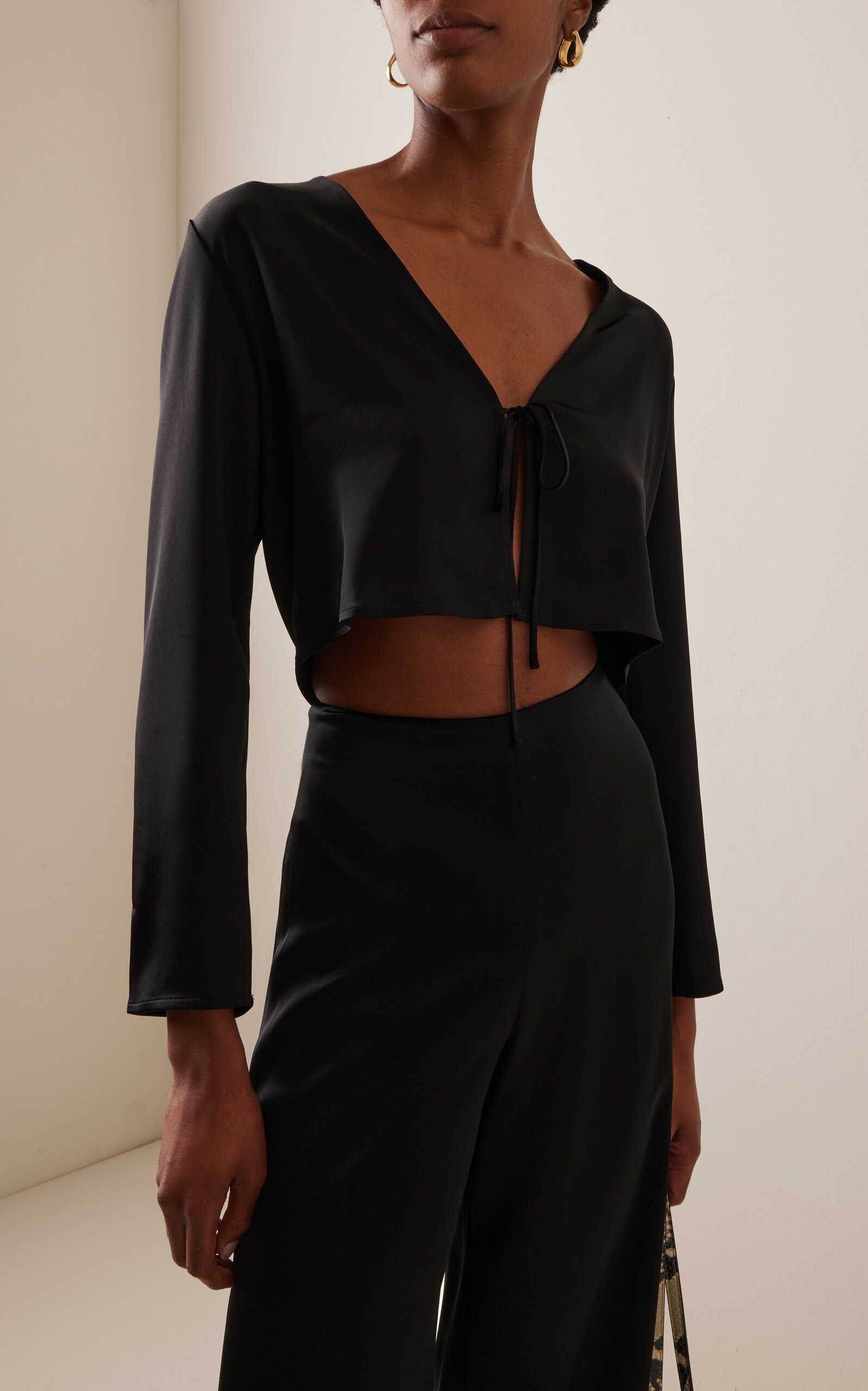 Barb Cropped Satin Top black - 3