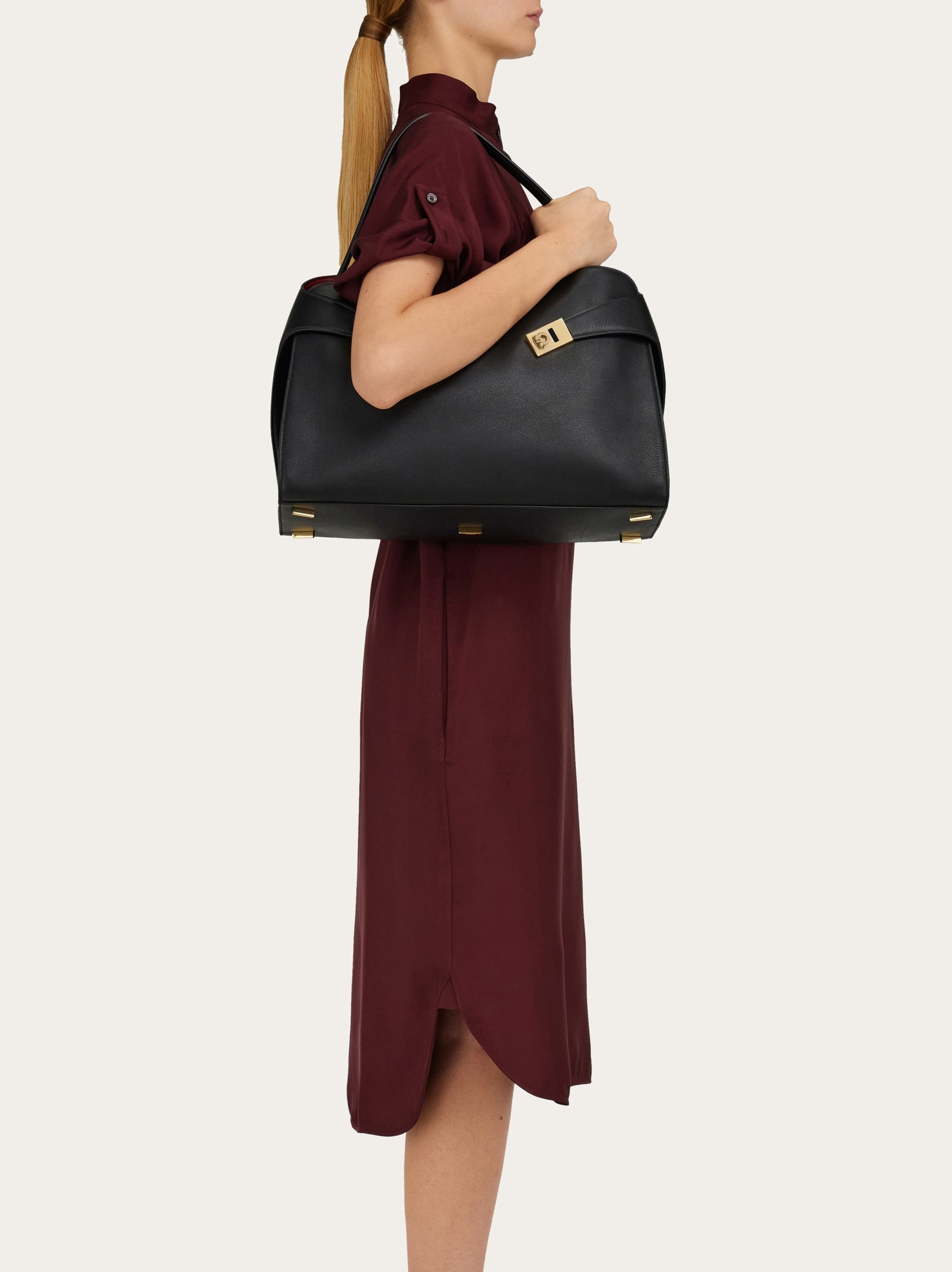 Hug Soft bicolor shoulder bag (M) - 2