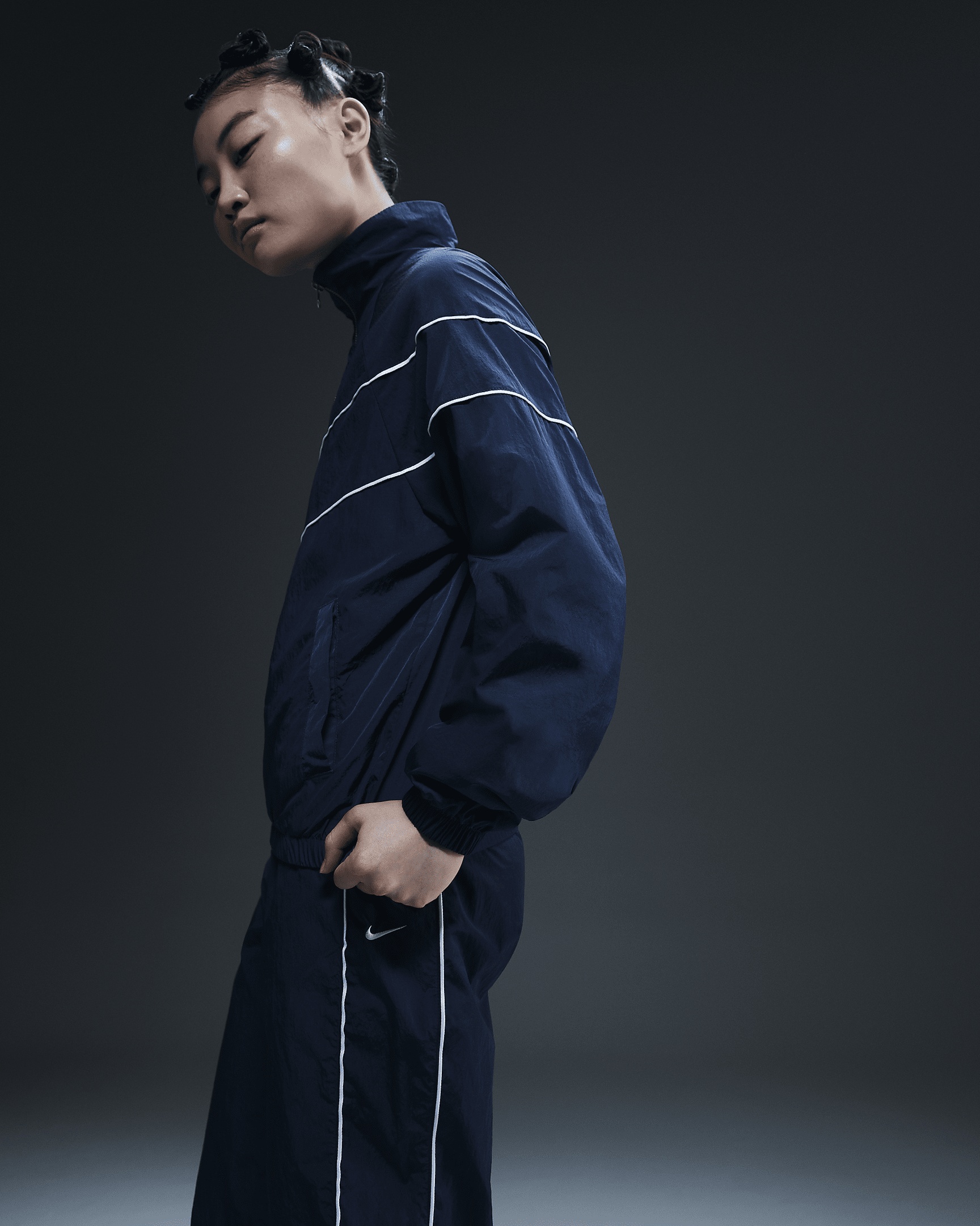 Nike Windrunner Women's Loose UV Woven Full-Zip Jacket - 2