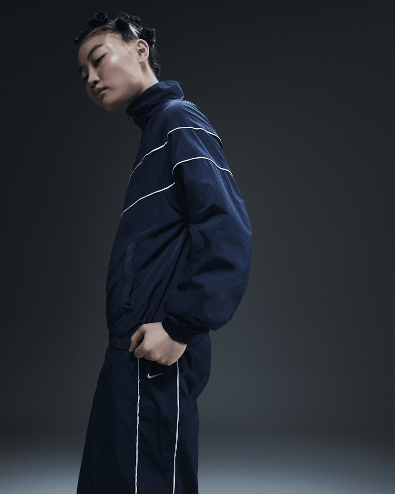Nike Nike Windrunner Women's Loose UV Woven Full-Zip Jacket outlook