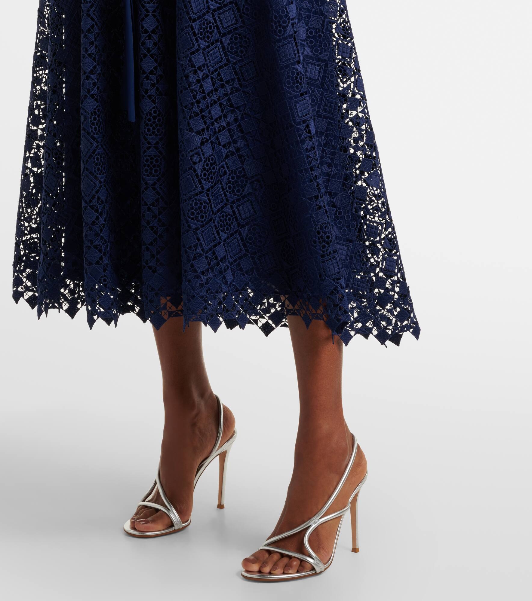 Bow-detail macramé midi dress - 6