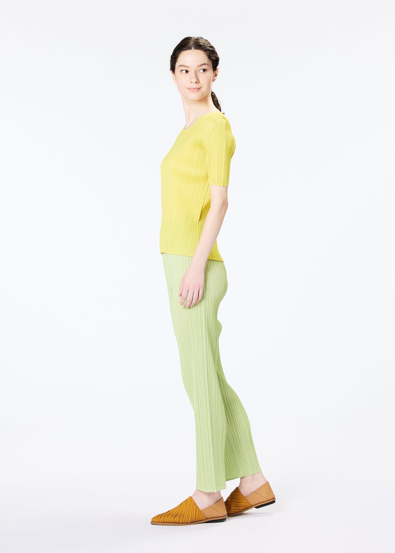 MONTHLY COLORS : APRIL TOP - 4