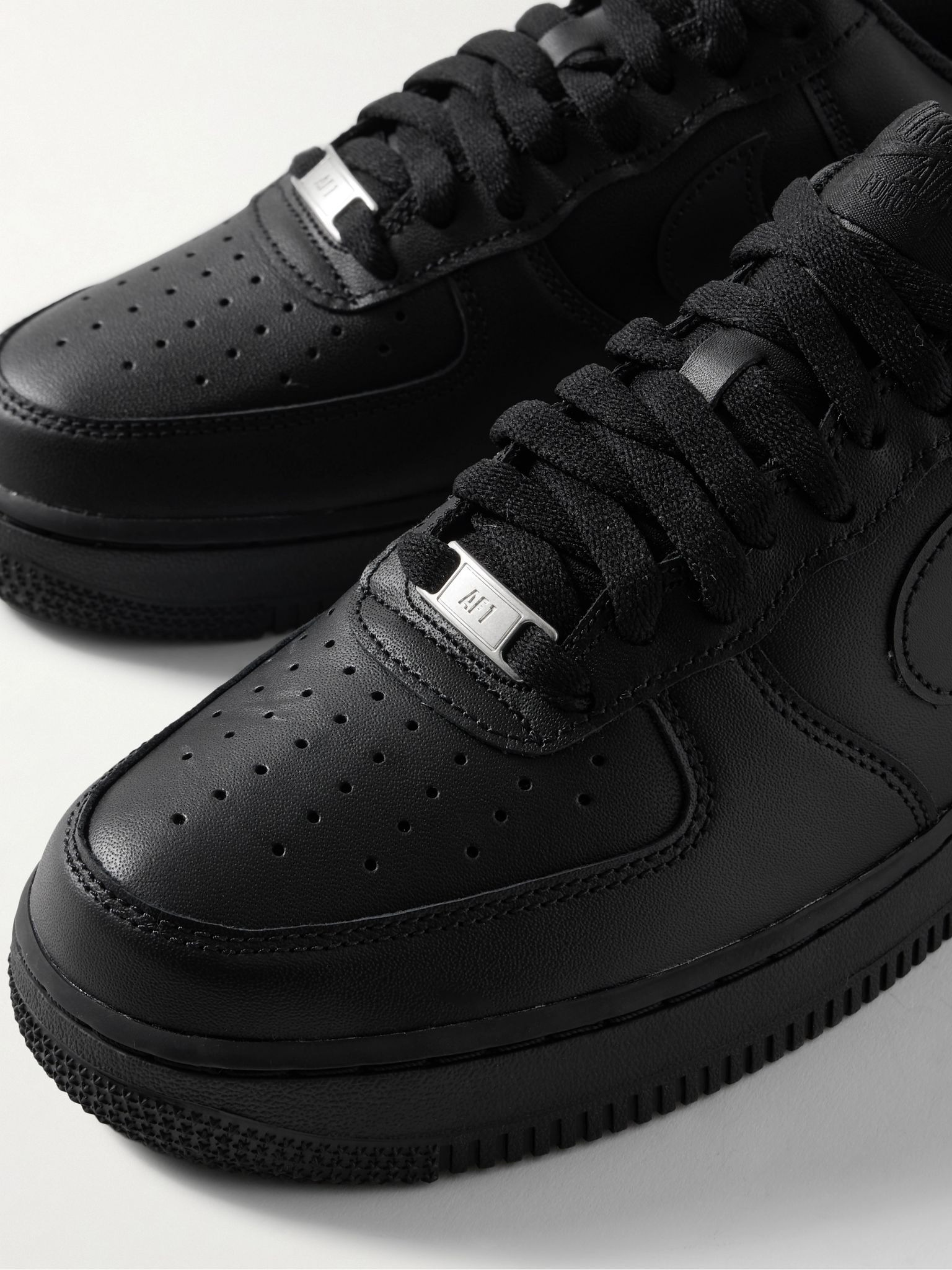 Air Force 1 '07 Leather Sneakers Black - 6