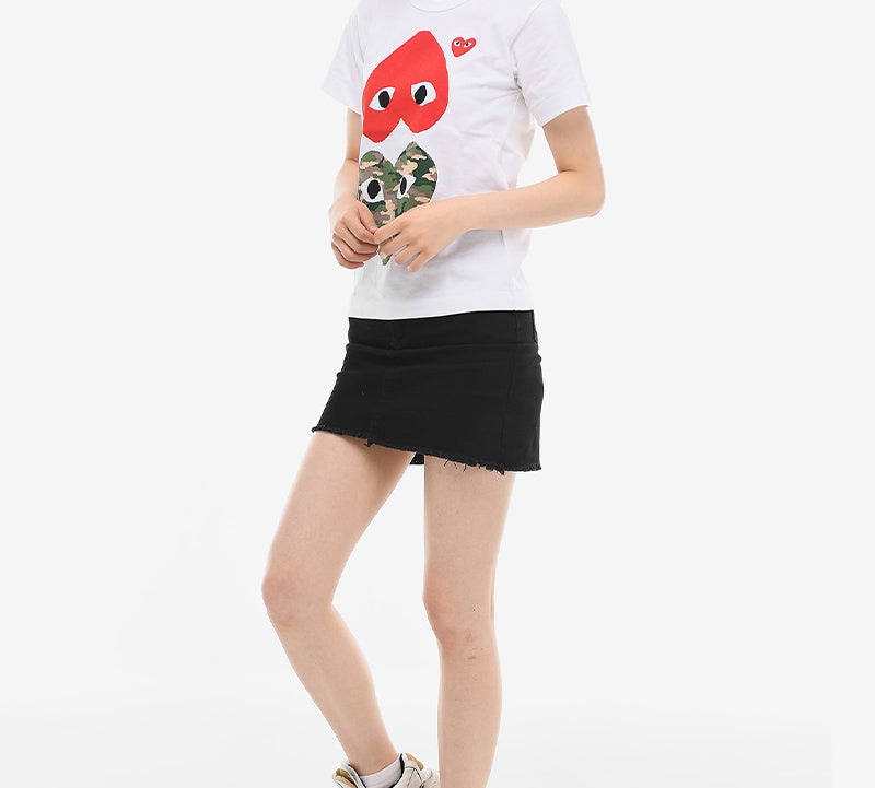 (WMNS) COMME des GARCONS PLAY Camouflage Upside Down Logo Tee 'White' AZ-T247-051-1 - 2