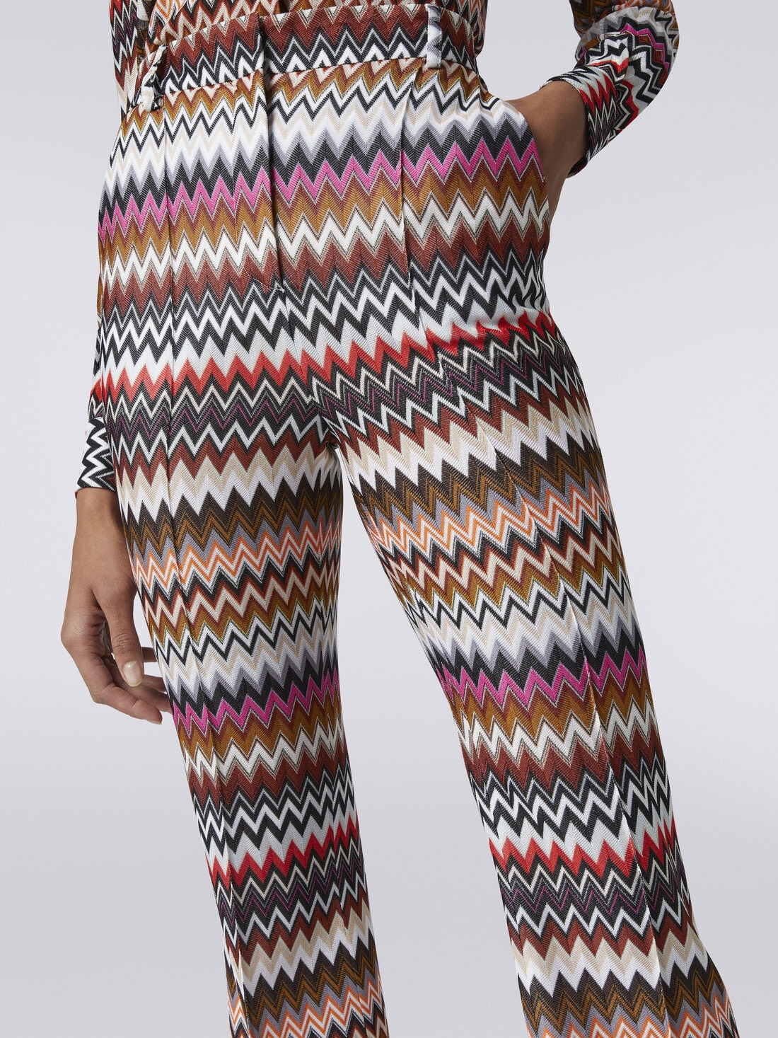 Flared zigzag viscose trousers - 5