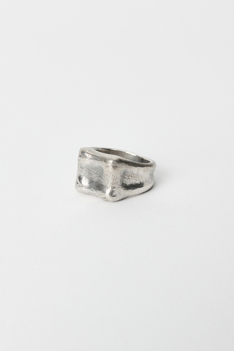 Our Legacy Knochen Ring Silver outlook