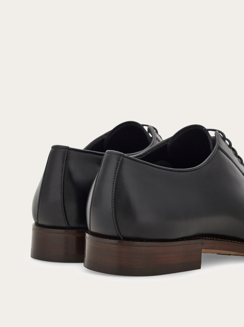 Derby shoe 4