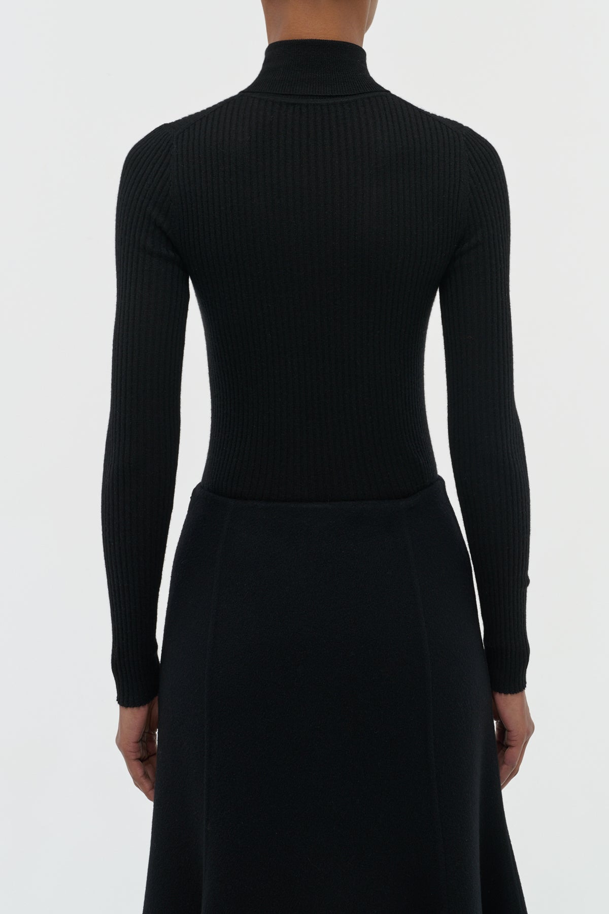 Peppe Turtleneck in Black Silk Cashmere - 4