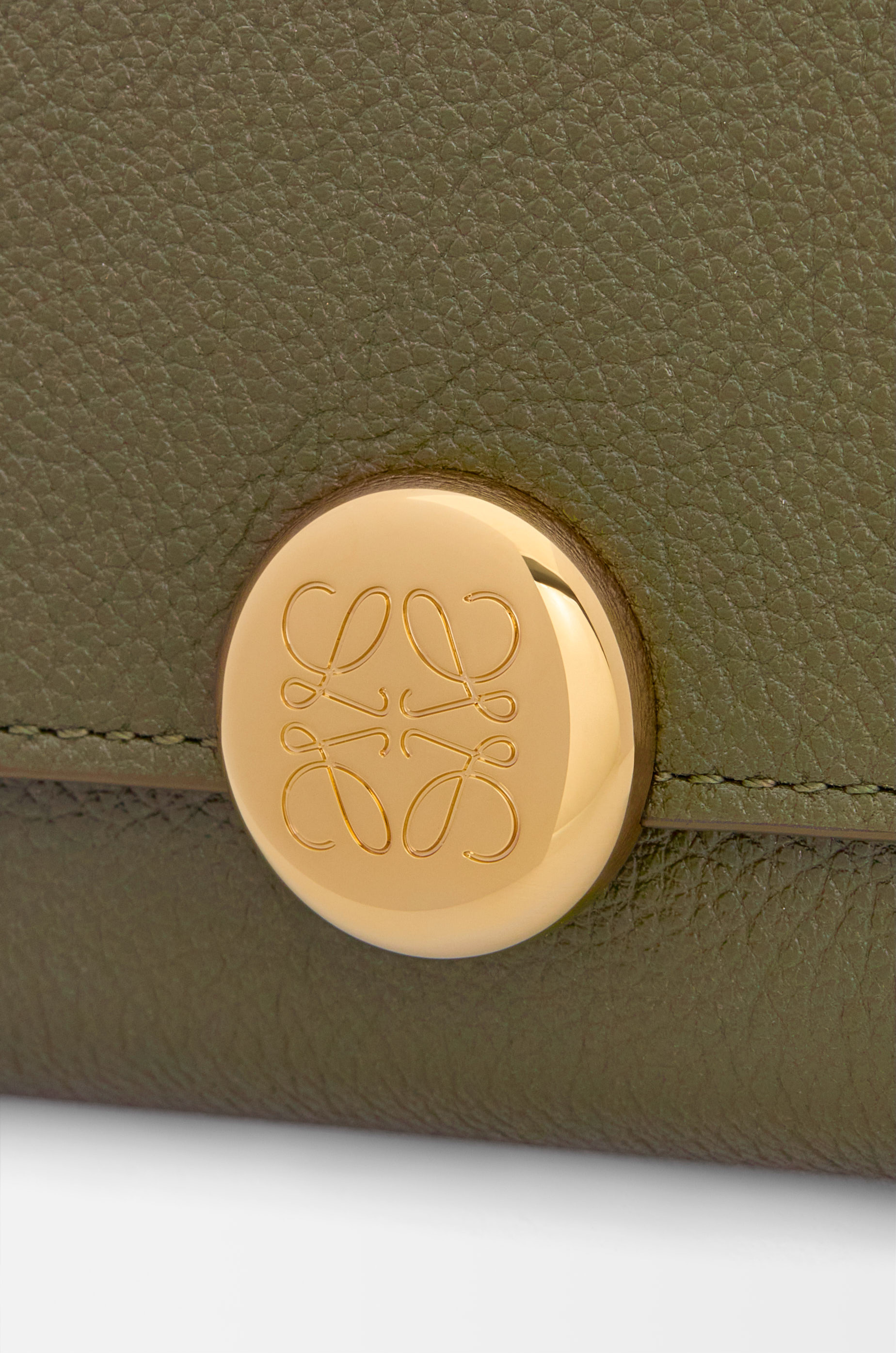 Pebble small vertical wallet in pebble grained calfskin - 5