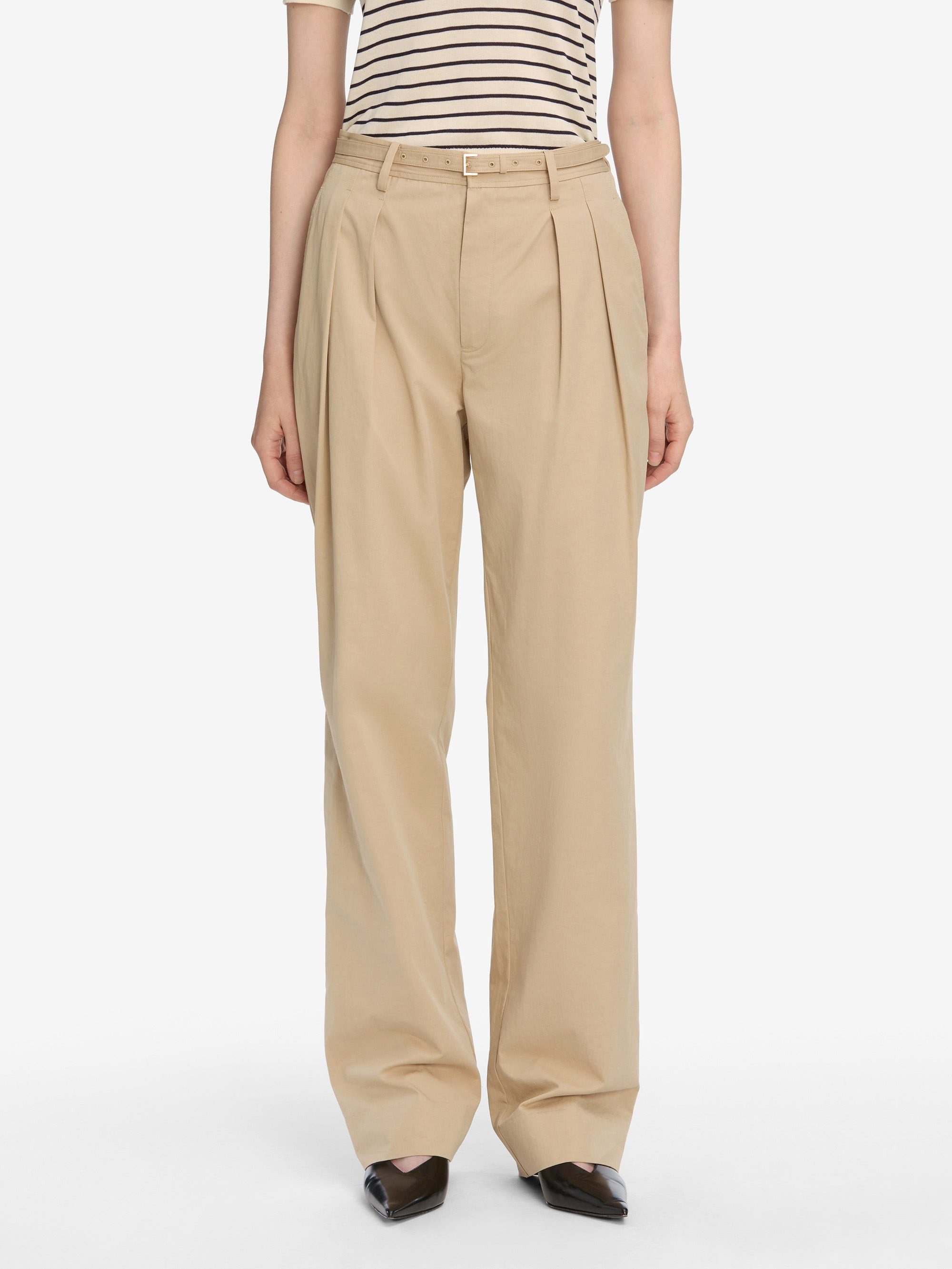 The Pleated Stilt Trouser in Light Khaki - 3