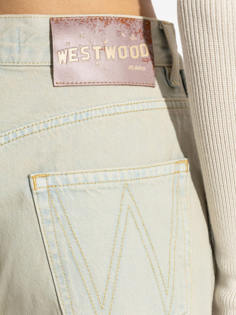 belt-loop butooned jeans 5