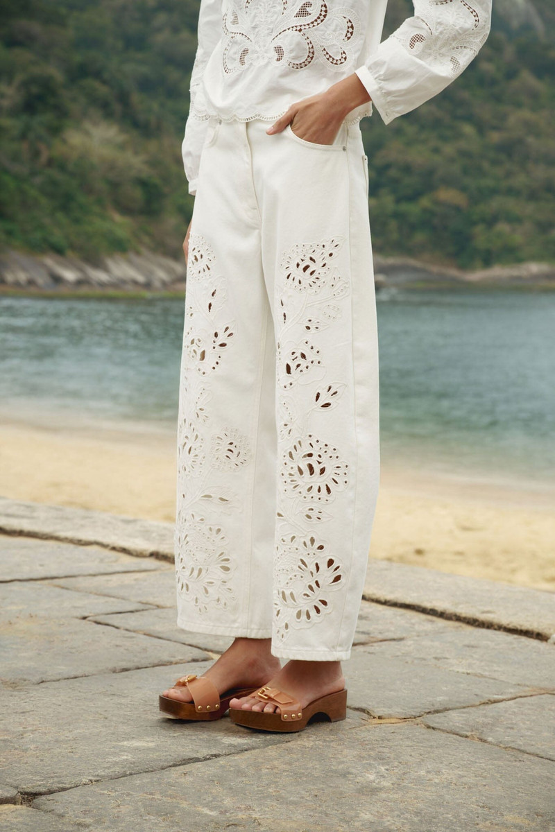 FARM RIO White Richelieu Twill Pants outlook
