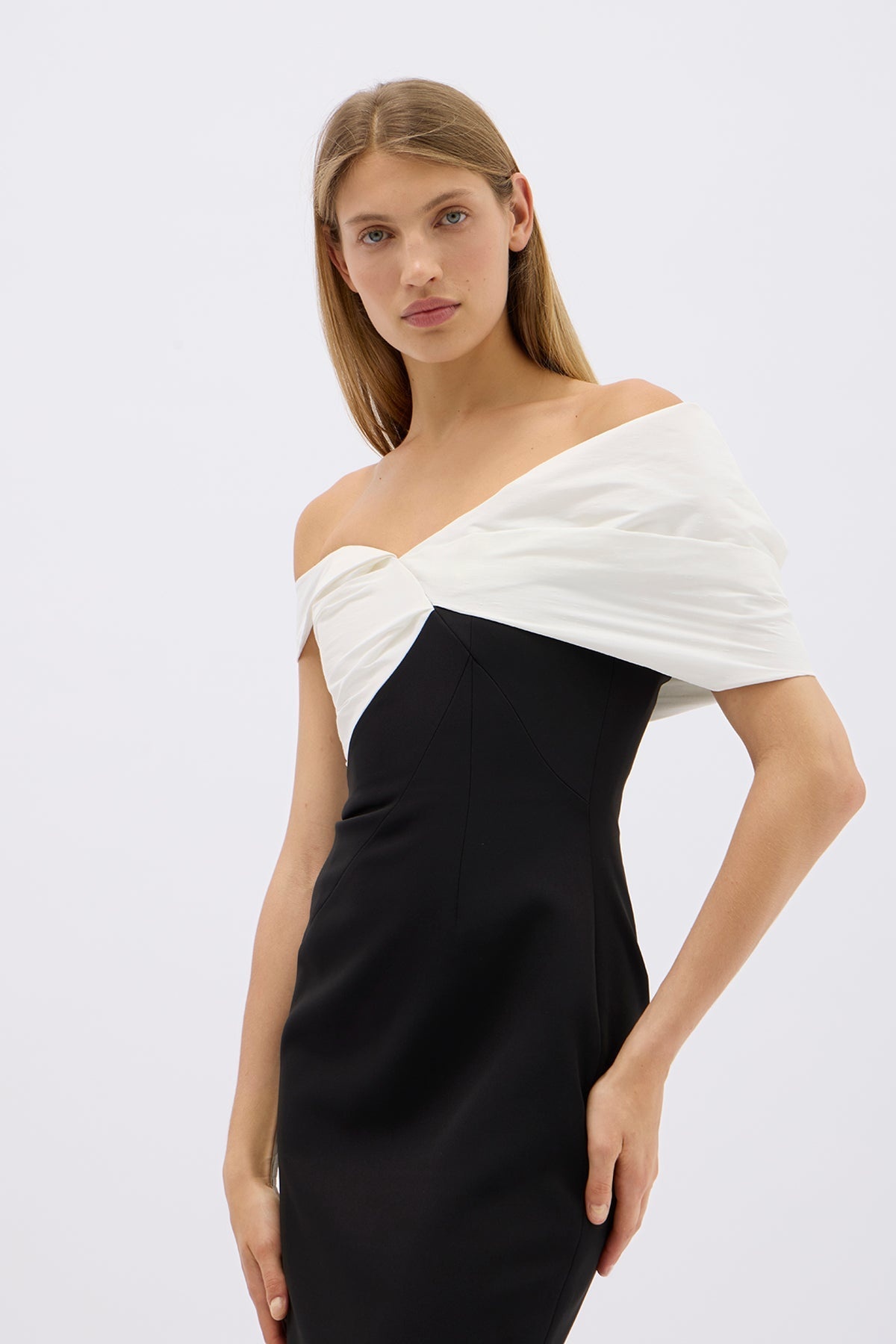 DELILA GOWN - 3