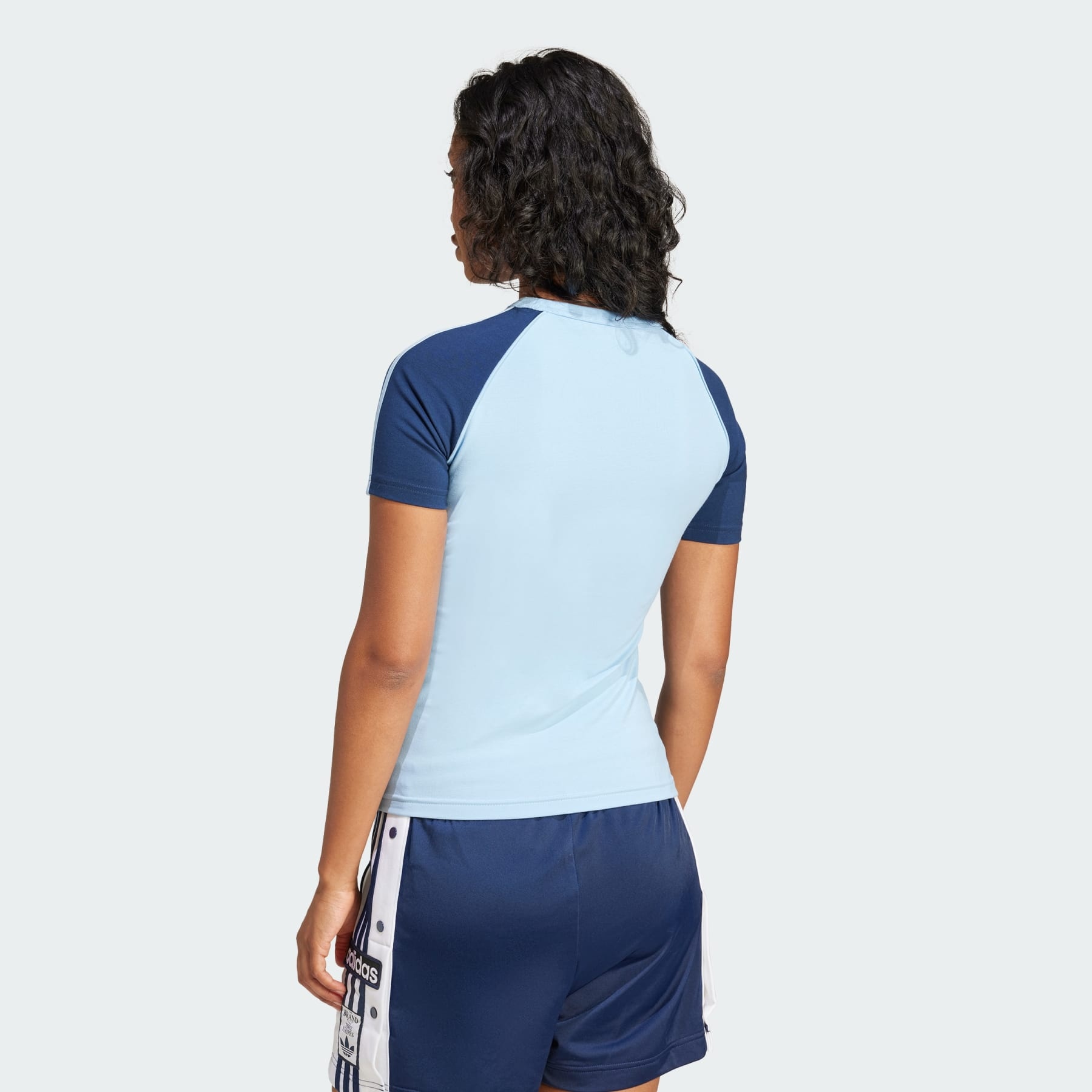 Adicolor 3-Stripes Raglan Slim Tee - 3
