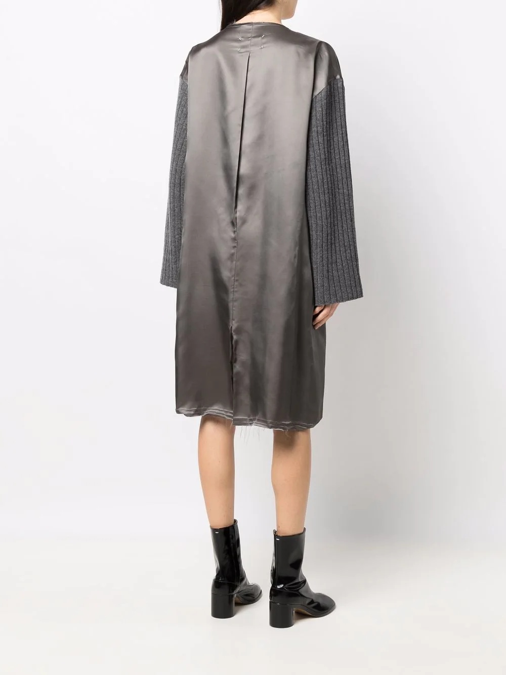 contrasting-sleeves V-neck dress - 4