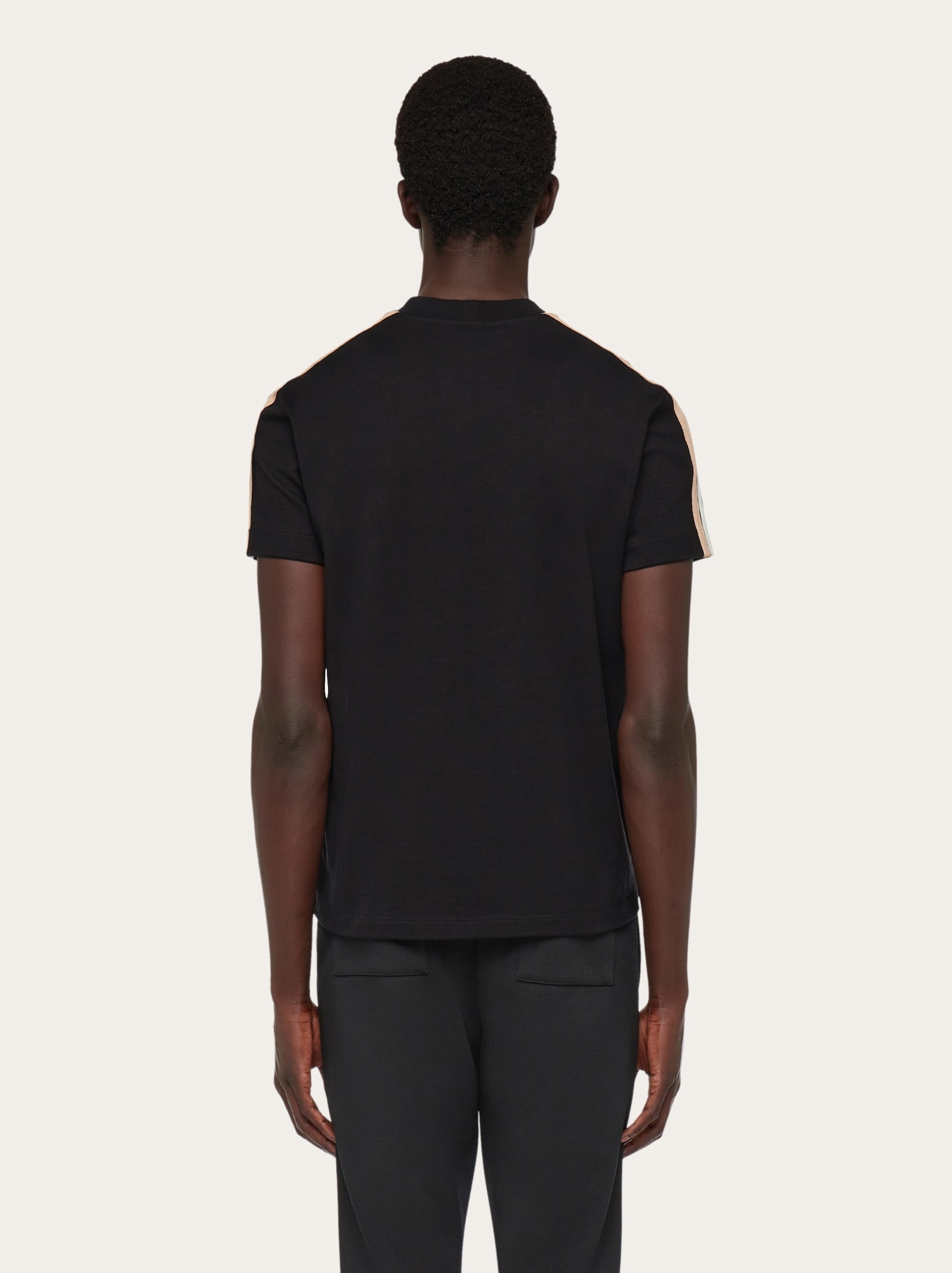 Sporty t-shirt - 4