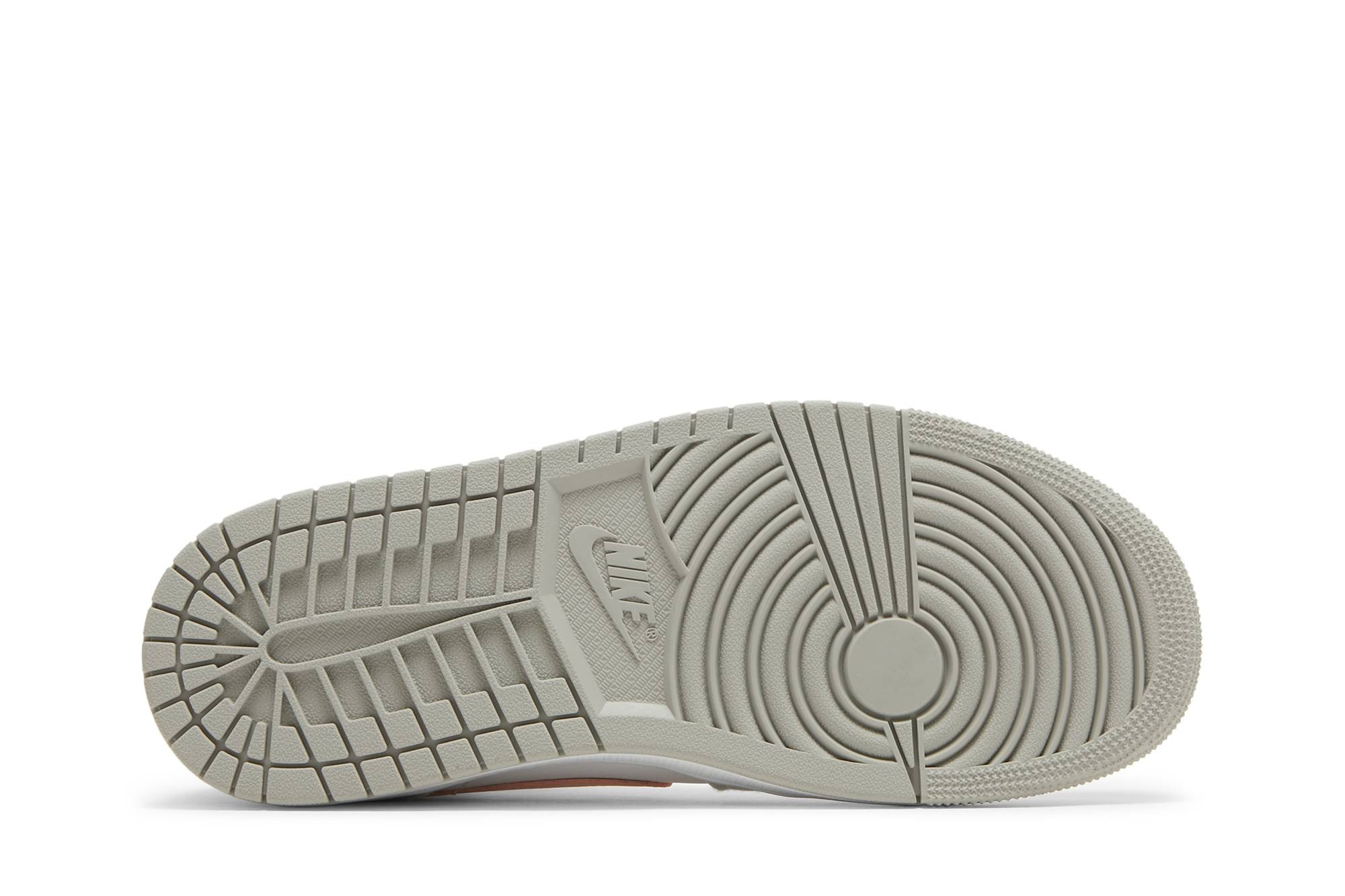 Wmns Air Jordan 1 Mid SE 'Light Iron Ore' - 4