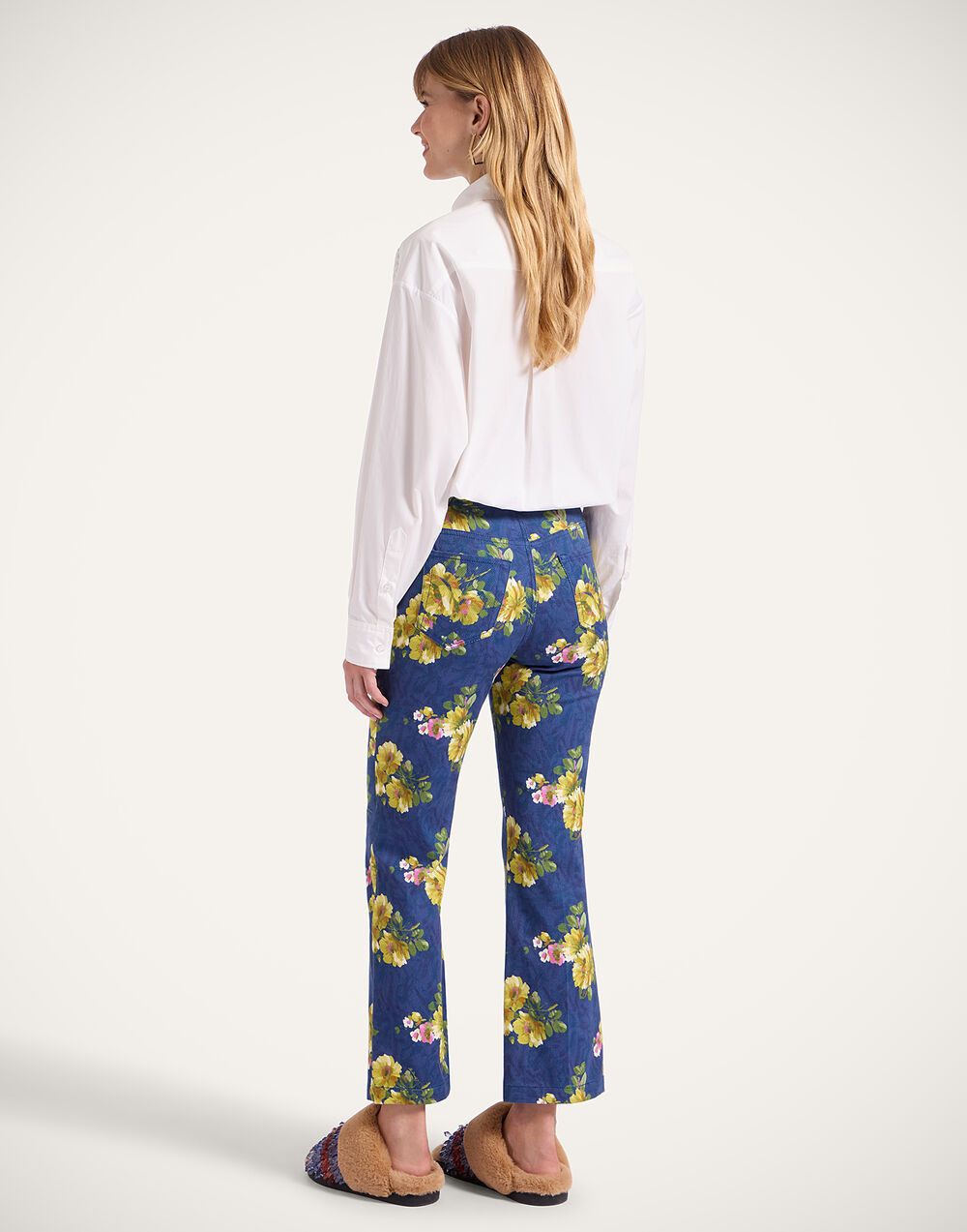The Cropped Flare Jean - 5