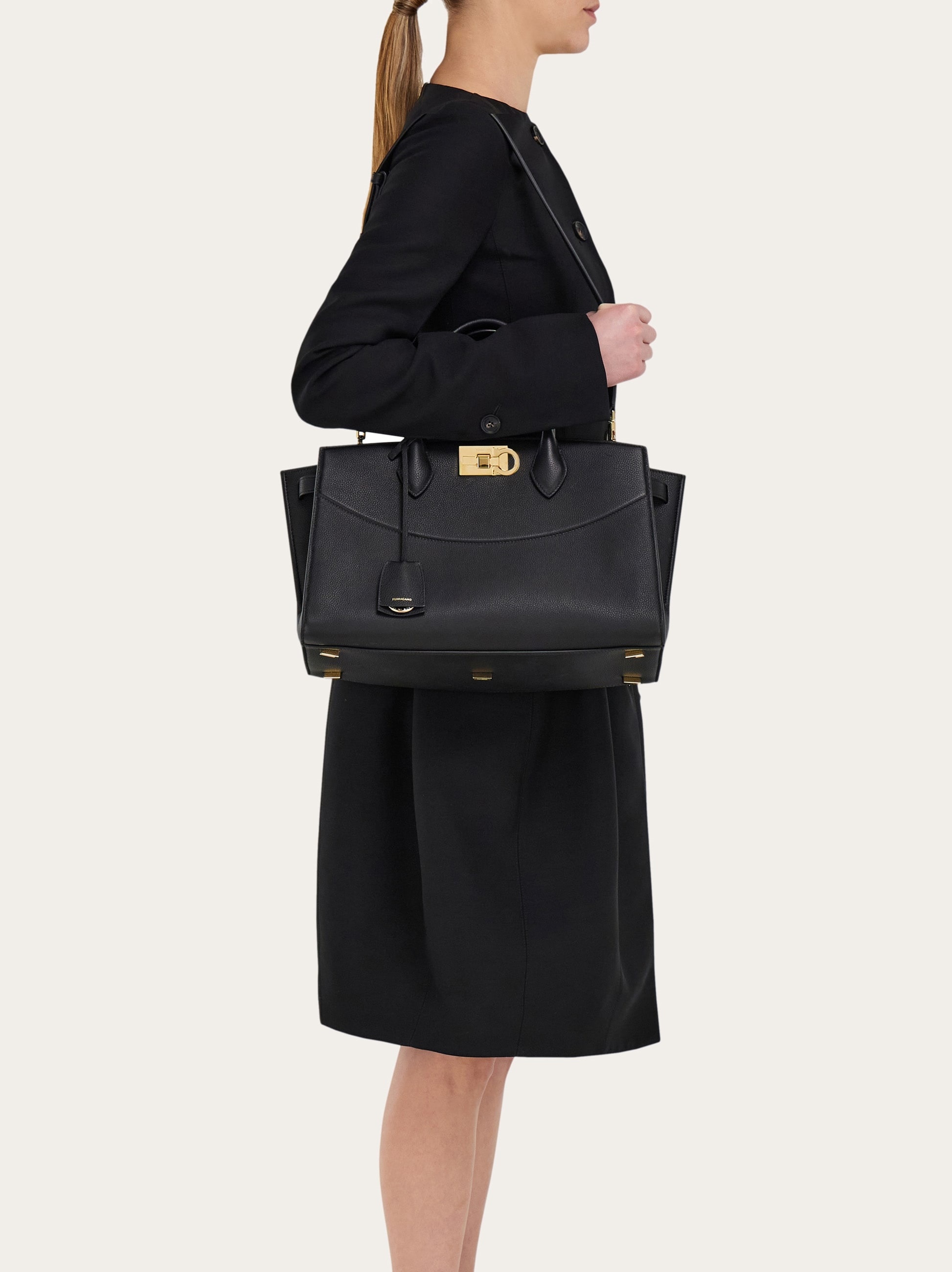 New Ferragamo Studio soft bag (L) - 3