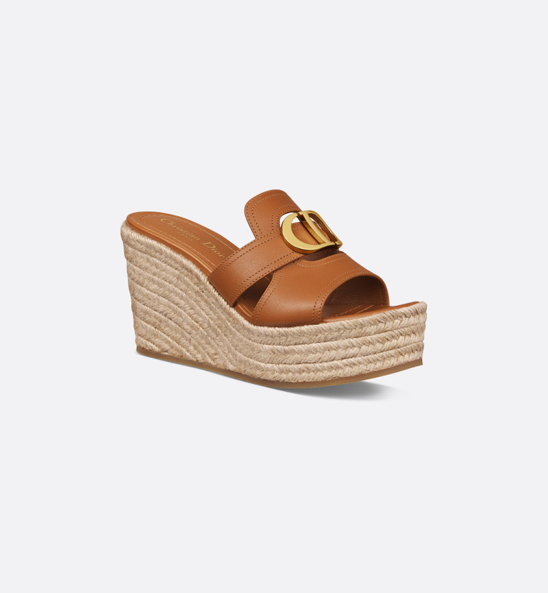 30 Montaigne Wedge Slide 1