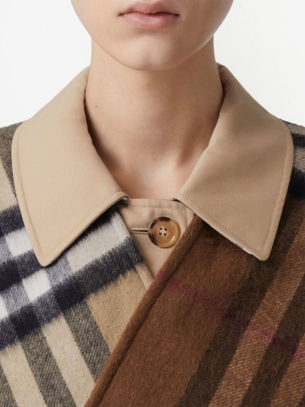 Contrast check fringed cape - 5