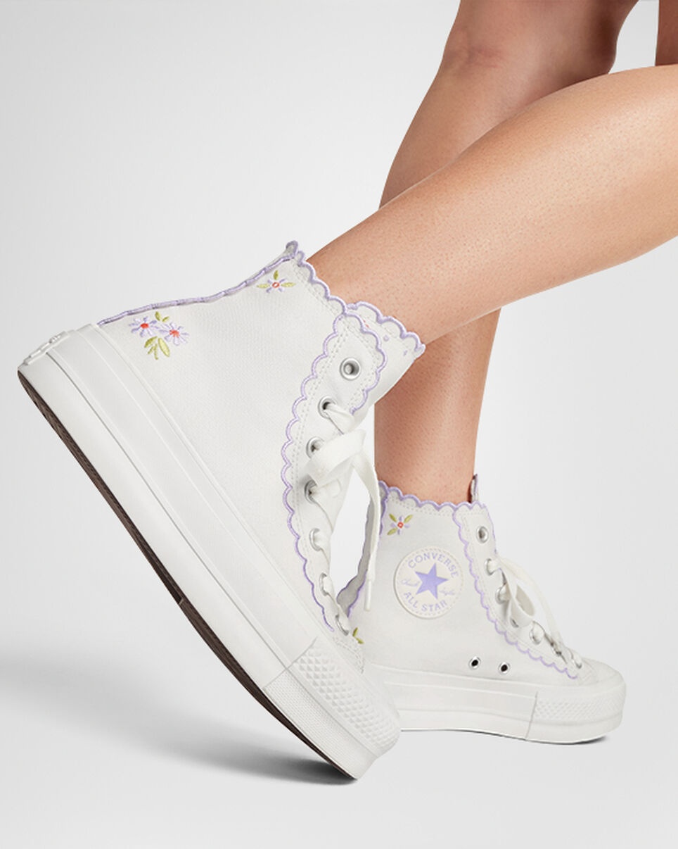 Chuck Taylor All Star Lift Platform Embroidered Flowers - 10