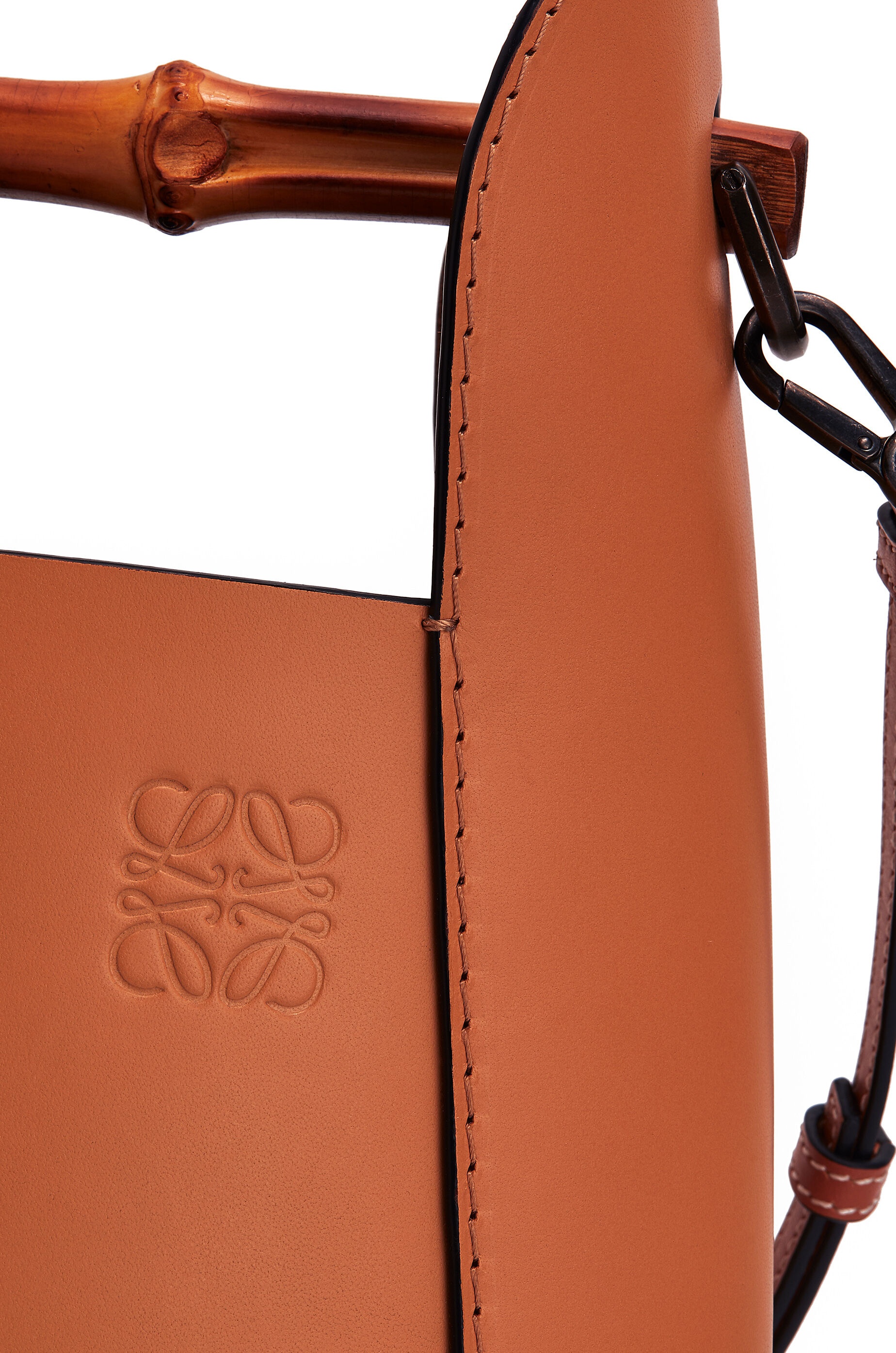 Bamboo bucket bag in calfskin - 6