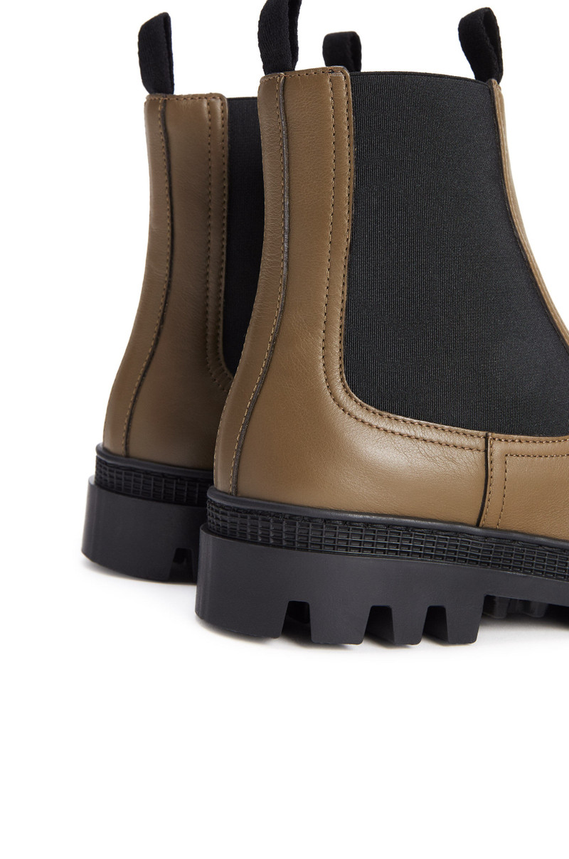 Chelsea boot in calfskin 4