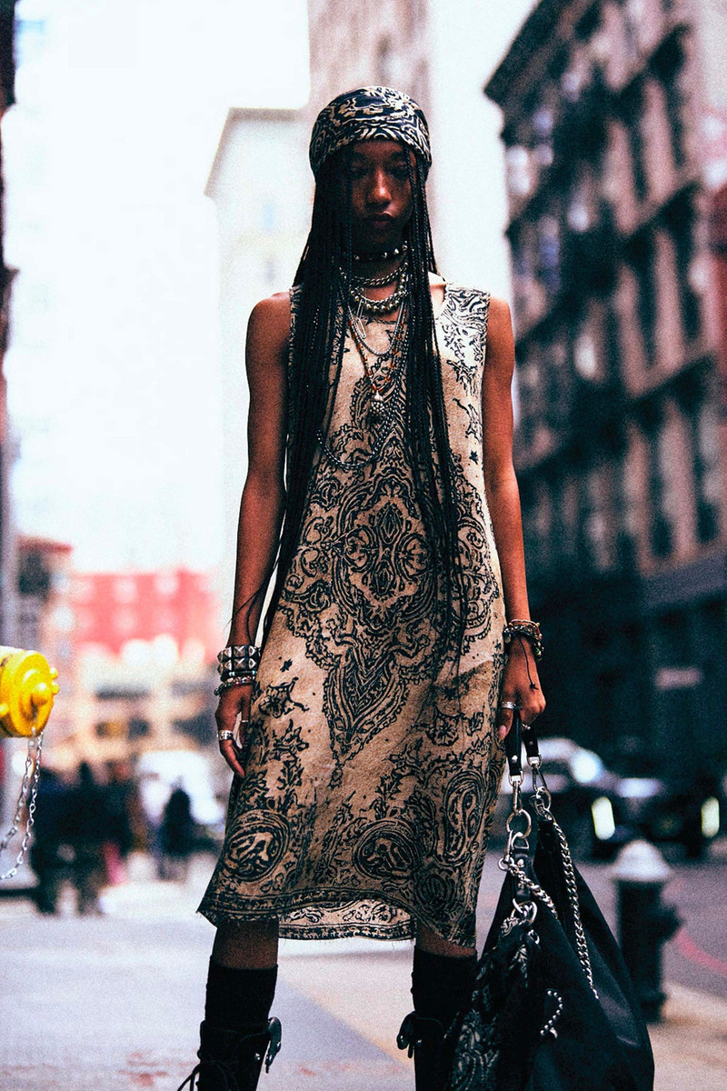 KNEE-LENGTH SLEEVELESS MIDI 1