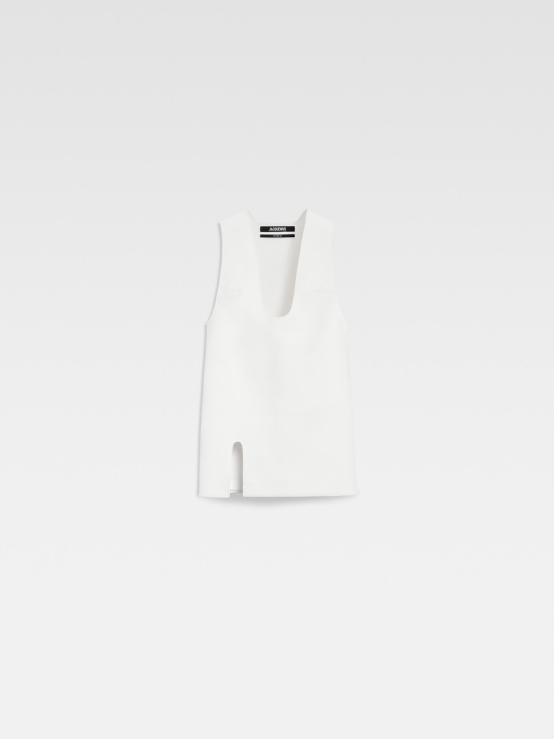 The U collar dress 1