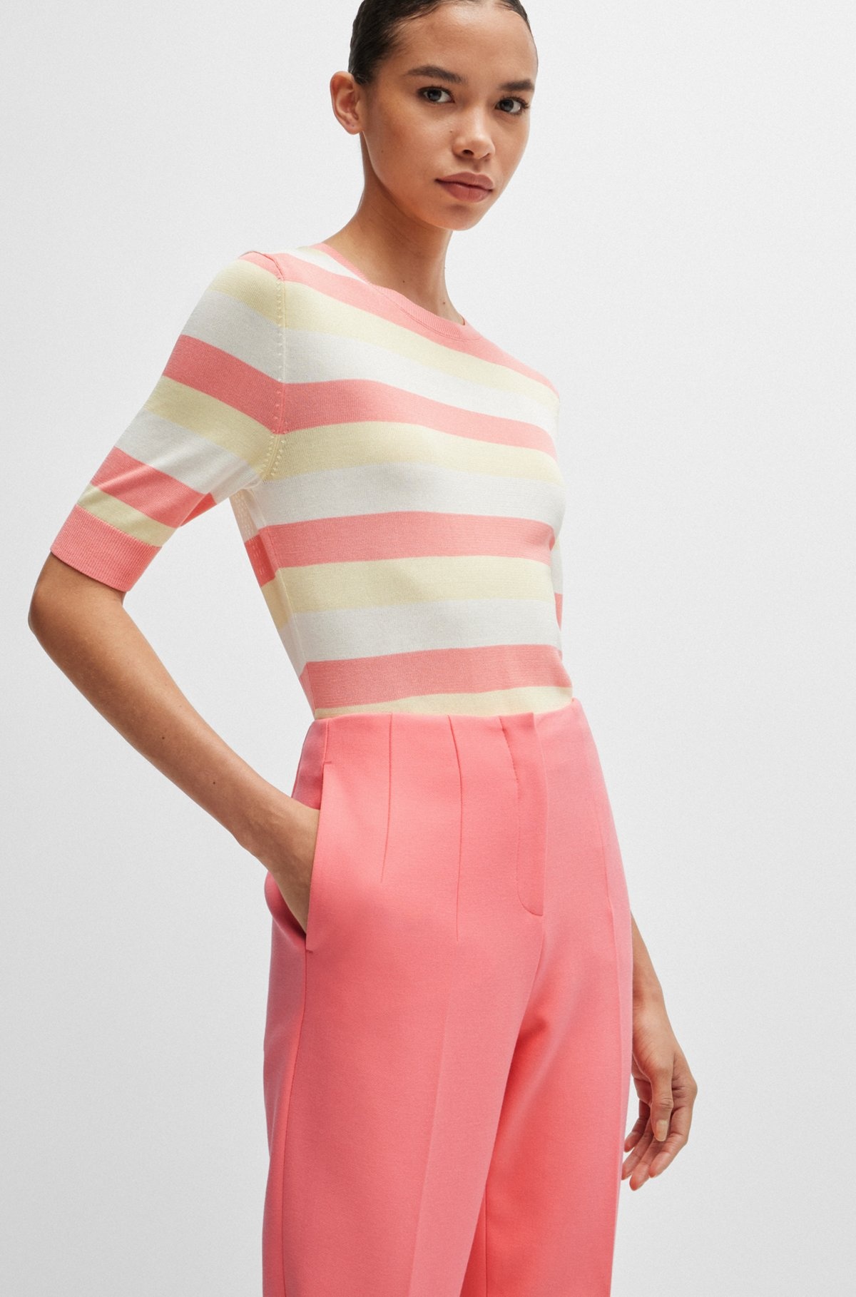 RELAXED-FIT TROUSERS WITH A TAPERED LEG - 5