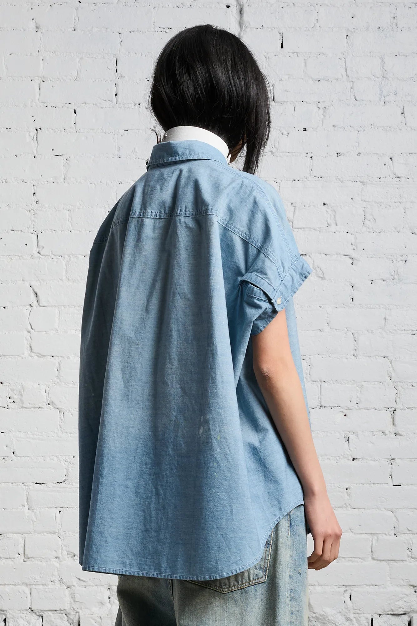 SLEEVELESS BUTTON-UP - BLUE CHAMBRAY - 3