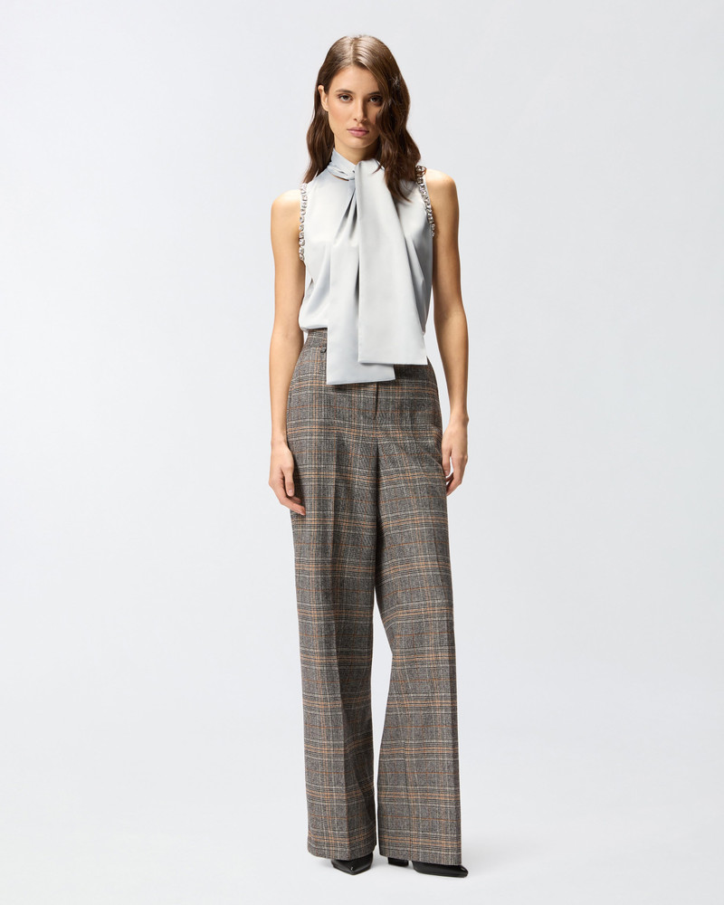SLEEVELESS TOP WITH SASH NECK 4